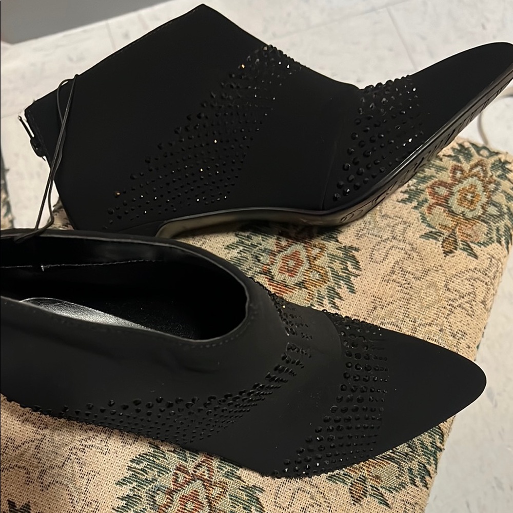 Impo Black Ankle Boots Sleek Minimalist Design
